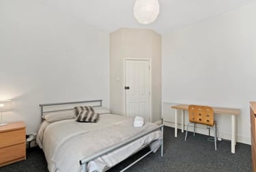 6 bed house, Chaddlewood Avenue, Lipson, Plymouth, PL48RF - Image 8